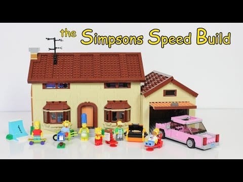 Das LEGO Simpsons Set im Zeitraffer zusammengebaut