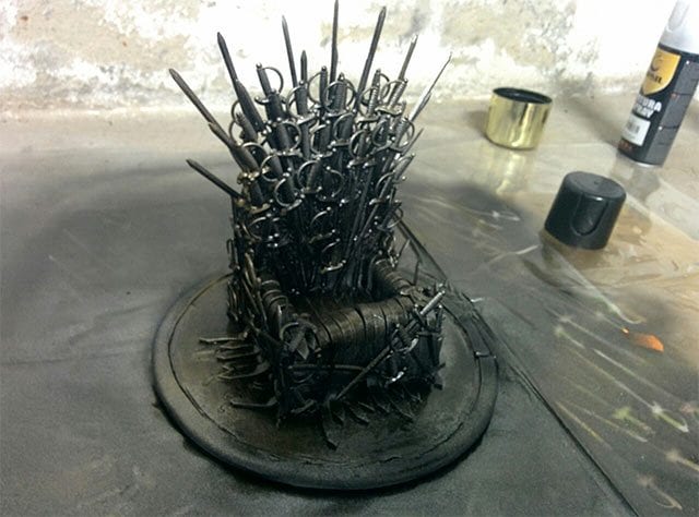 Iron Throne als Handyhalter