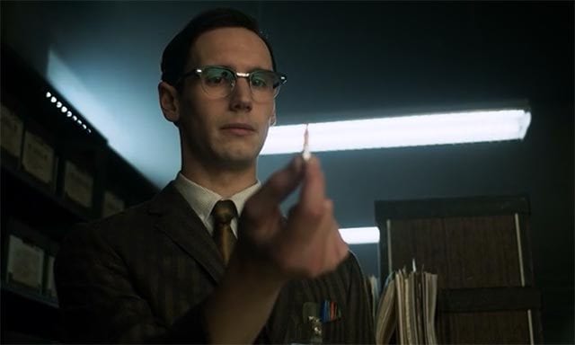 Gotham S01E14 – The Fearsome Dr. Crane