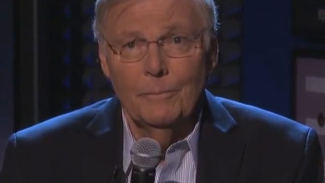 Adam West liest Lyrics aus Kanye Wests „Bound 2”