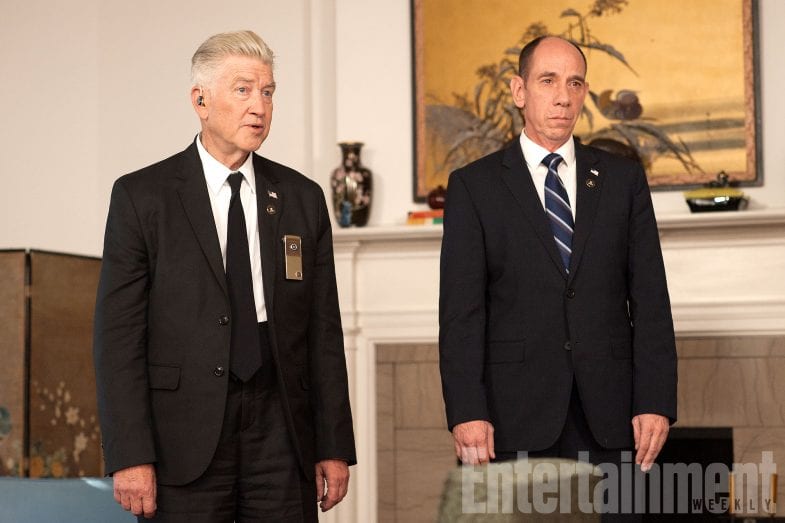 new-twin-peaks-behind-the-scenes-david-lynch-miguel-ferrer-785x523