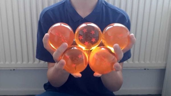 contact-juggling-mit-den-dragon-balls