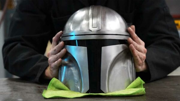 The Mandalorian: Fans bauen Helm, Jetpack & mehr nach