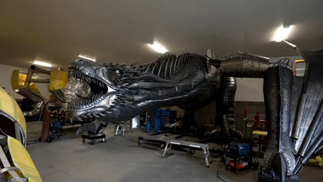 Game of Thrones: Künstler kreiert gigantische Drachen-Skulptur